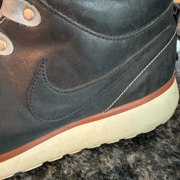 Nike‎ Roshe Run Sneakerboot QS Hiking. Trail Shoes Size10.5 Sneakers High Top